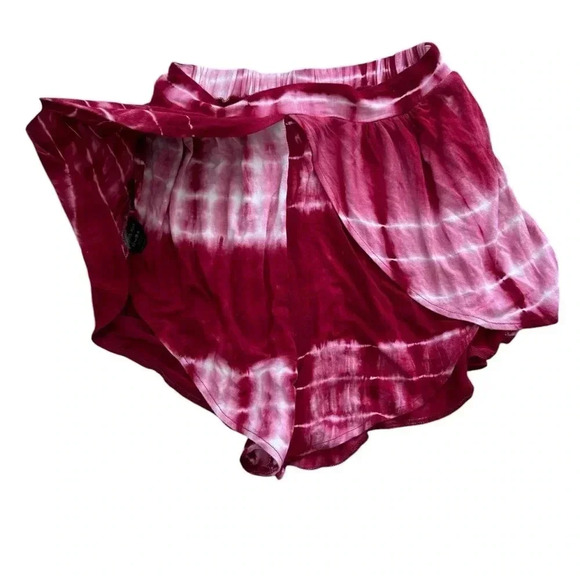 Tiger Mist Tie-Dye boho Off the should crop top and short set. Size small/medium - Picture 13 of 14